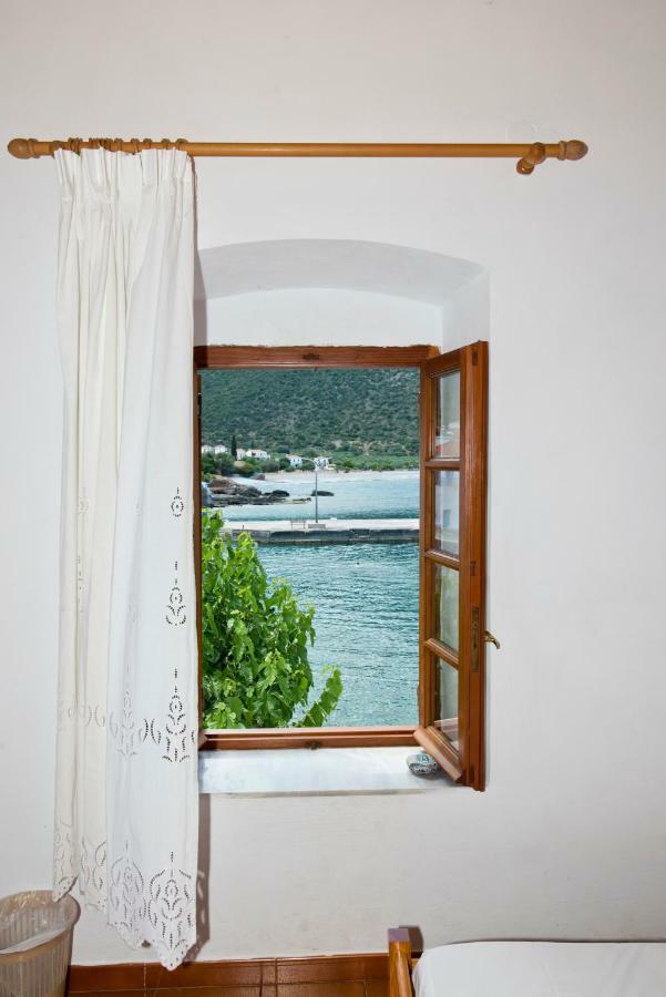 Mouragio Hotel Kyparission Exterior photo